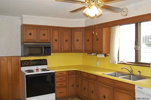 1829 Ave A, Schenectady, NY 12308 photo 14