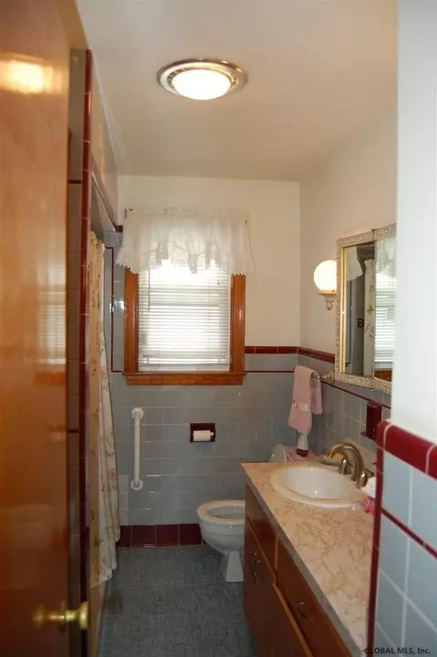 1829 Ave A, Schenectady, NY 12308 photo 7