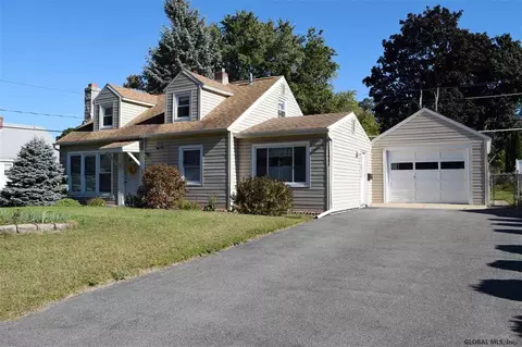 2004 Patton Dr, Schenectady, NY 12303 photo 1