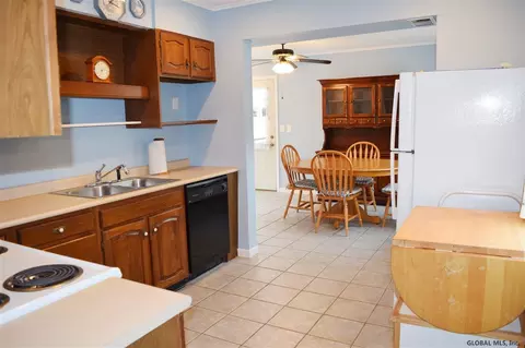 2004 Patton Dr, Schenectady, NY 12303 photo 14