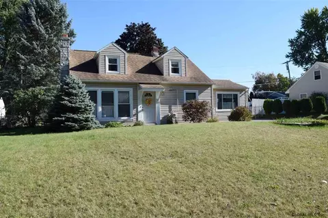 2004 Patton Dr, Schenectady, NY 12303 photo 2