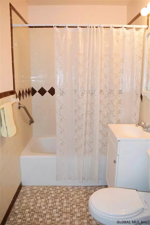 2004 Patton Dr, Schenectady, NY 12303 photo 21