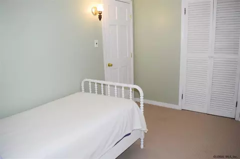 2004 Patton Dr, Schenectady, NY 12303 photo 19