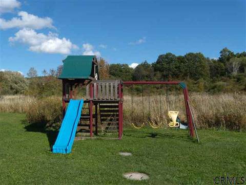 992 Johnson Rd, Schenectady, NY 12302 photo 4