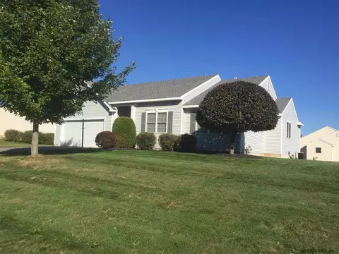 5 Stony Brook Dr, Selkirk, NY 12158 photo 2