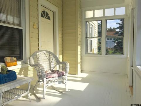 33 Central Taurus Rd, Niskayuna, NY 12304 photo 3