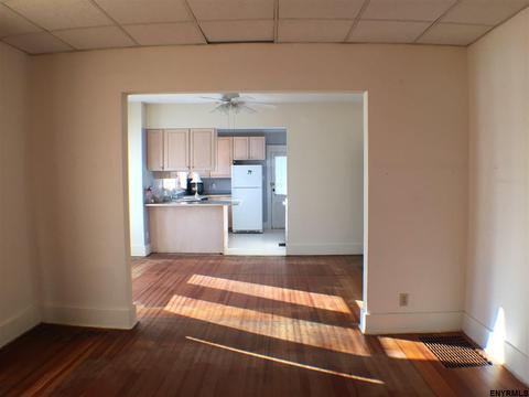 33 Central Taurus Rd, Niskayuna, NY 12304 photo 6