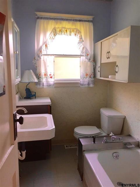 33 Central Taurus Rd, Niskayuna, NY 12304 photo 11