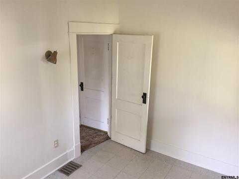 33 Central Taurus Rd, Niskayuna, NY 12304 photo 13
