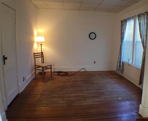 33 Central Taurus Rd, Niskayuna, NY 12304 photo 5