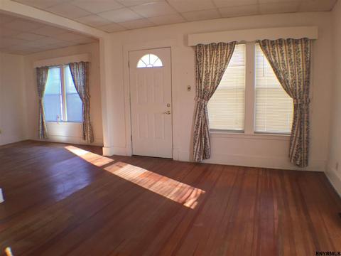 33 Central Taurus Rd, Niskayuna, NY 12304 photo 4