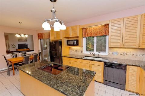 3295 E Lydius St, Schenectady, NY 12303 photo 9