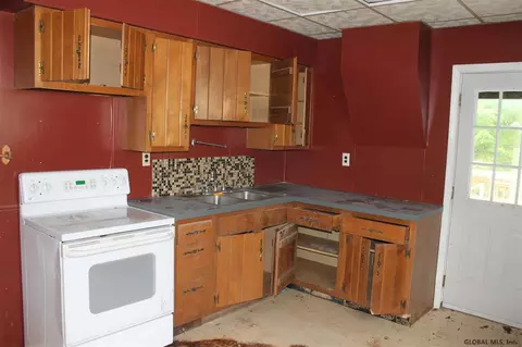 68 Elm St, Ilion, NY 13357 photo 3