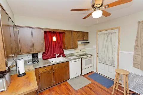 2 Eileen St, Albany, NY 12203 photo 10