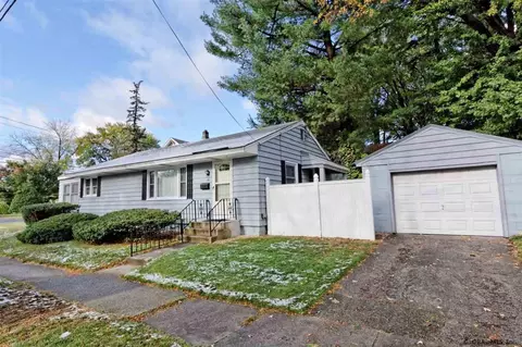 2 Eileen St, Albany, NY 12203 photo 2
