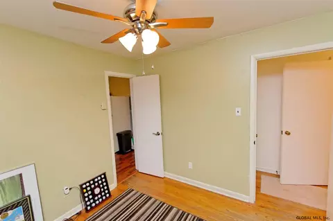 2 Eileen St, Albany, NY 12203 photo 17