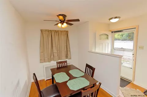 2 Eileen St, Albany, NY 12203 photo 9