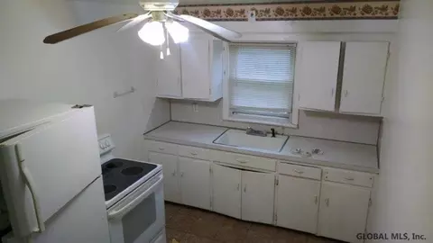 2005 Gray St, Schenectady, NY 12306 photo 6