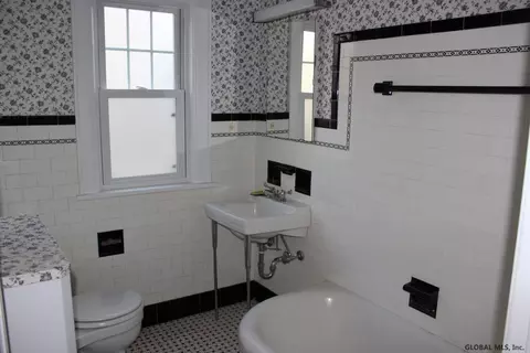 1806 Eastern Pkwy, Schenectady, NY 12309 photo 13
