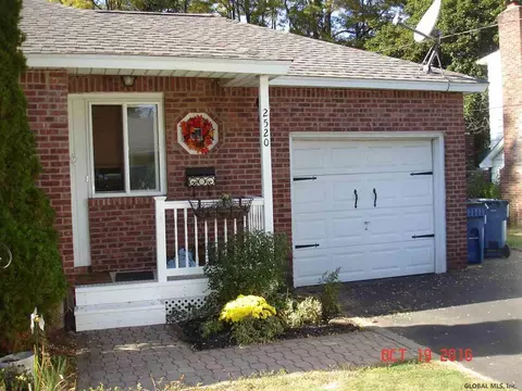 2520 Fourth Ave, Schenectady, NY 12306 photo 2