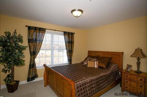 164 Paddock Cir, Schenectady, NY 12306 photo 12