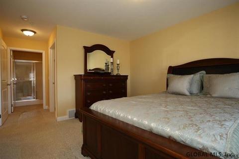 164 Paddock Cir, Schenectady, NY 12306 photo 10