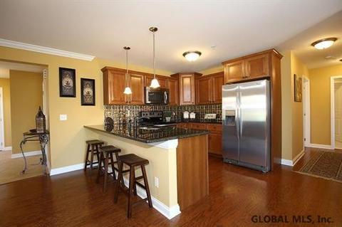 164 Paddock Cir, Schenectady, NY 12306 photo 5