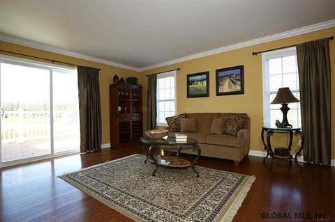 164 Paddock Cir, Schenectady, NY 12306 photo 8