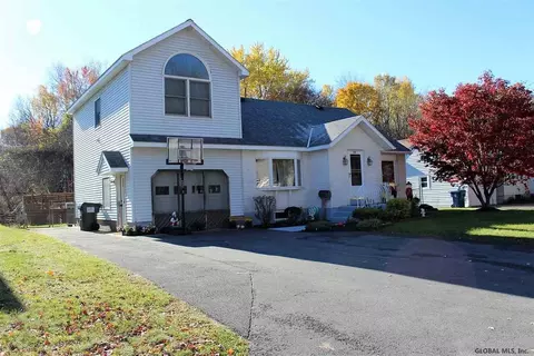 1140 Eugene Dr, Schenectady, NY 12303 photo 24
