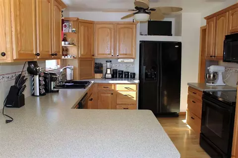 1140 Eugene Dr, Schenectady, NY 12303 photo 9