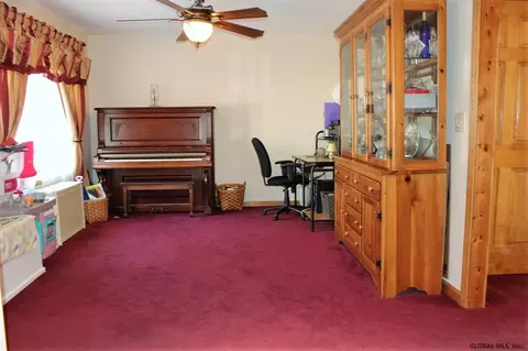 1140 Eugene Dr, Schenectady, NY 12303 photo 6
