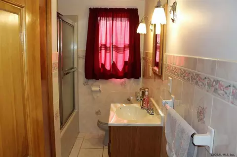 1140 Eugene Dr, Schenectady, NY 12303 photo 13