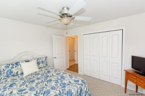 170 Paddock Cir, Schenectady, NY 12306 photo 20