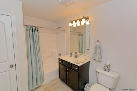 170 Paddock Cir, Schenectady, NY 12306 photo 21