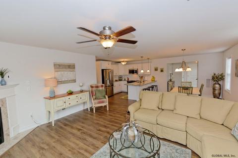 170 Paddock Cir, Schenectady, NY 12306 photo 14