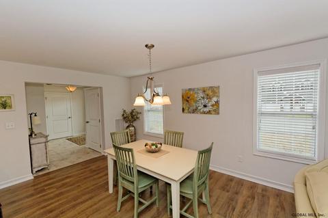 170 Paddock Cir, Schenectady, NY 12306 photo 4