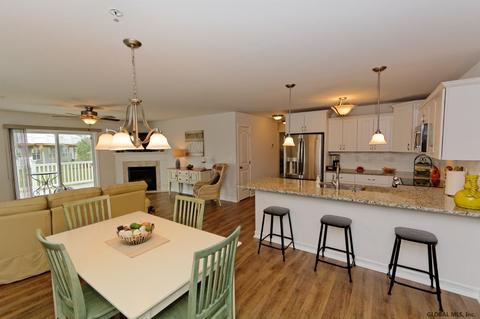 170 Paddock Cir, Schenectady, NY 12306 photo 5