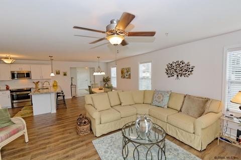 170 Paddock Cir, Schenectady, NY 12306 photo 13