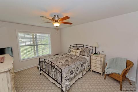 170 Paddock Cir, Schenectady, NY 12306 photo 15