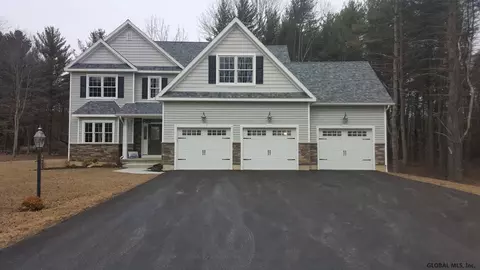 7 Pine Hollow Dr, Schenectady, NY 12302 photo 13