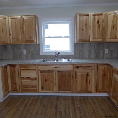 23 Saratoga Ave, Corinth, NY 12822 photo 3