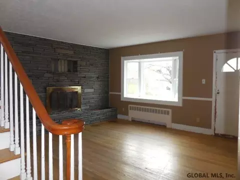 15 Appleton Rd, Rexford, NY 12148 photo 3