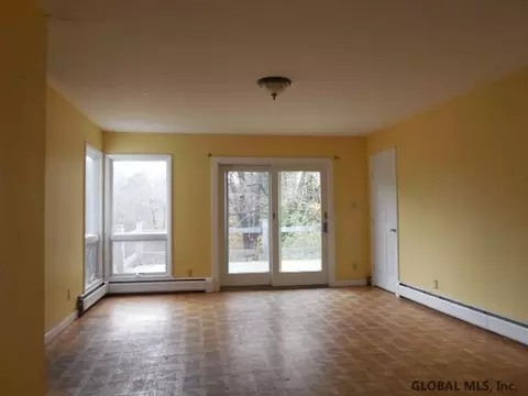 15 Appleton Rd, Rexford, NY 12148 photo 6