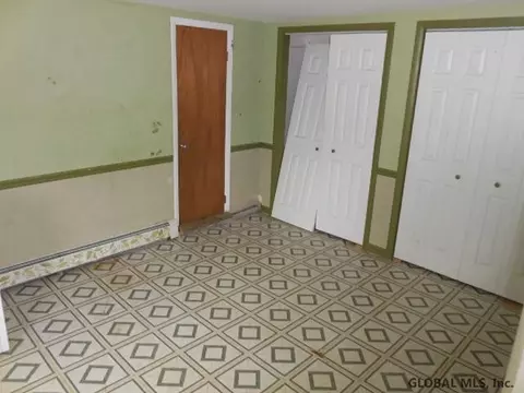 15 Appleton Rd, Rexford, NY 12148 photo 8