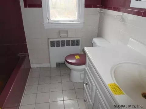 15 Appleton Rd, Rexford, NY 12148 photo 9
