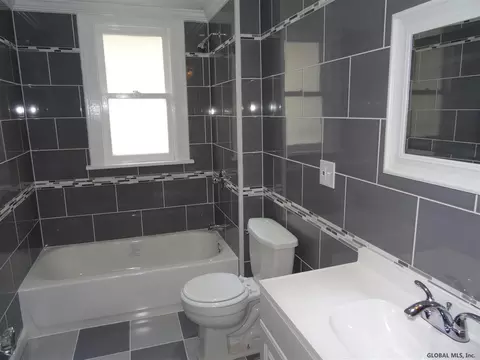 1437 Richard St, Schenectady, NY 12303 photo 11
