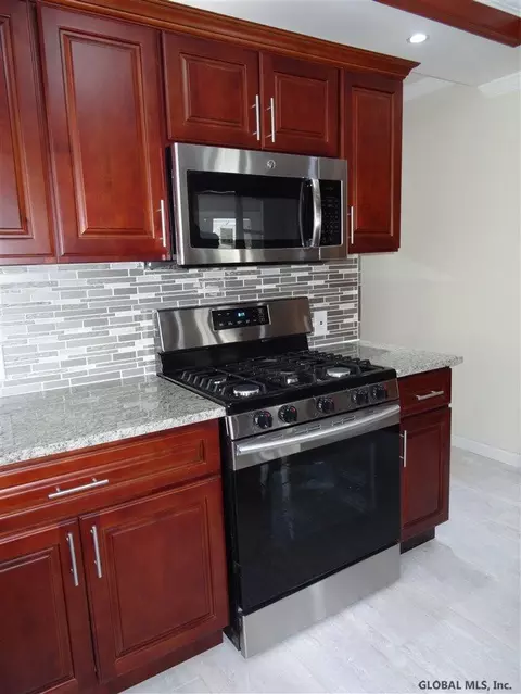 1437 Richard St, Schenectady, NY 12303 photo 14