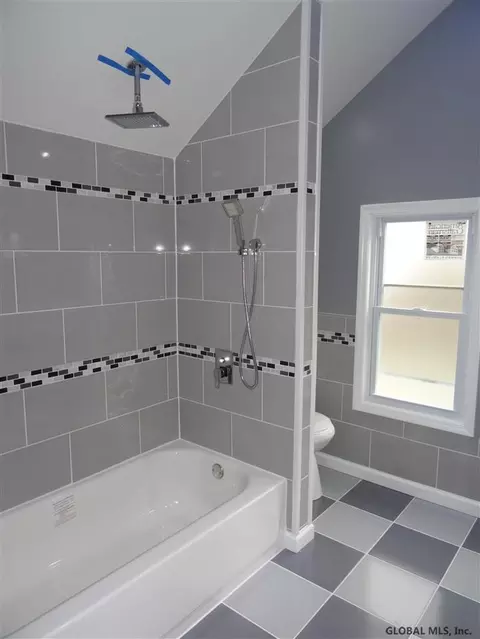 1437 Richard St, Schenectady, NY 12303 photo 23
