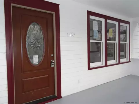 1437 Richard St, Schenectady, NY 12303 photo 2