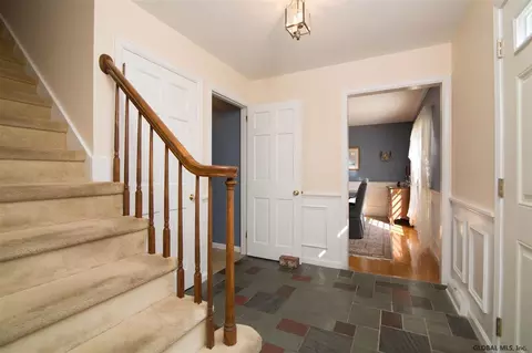 2 Brian Dr, Rexford, NY 12148 photo 4